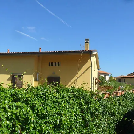 Villetta A Schiera Con Giardino