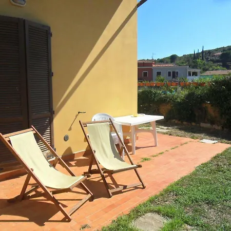 Hébergement de vacances Villetta A Schiera Con Giardino *